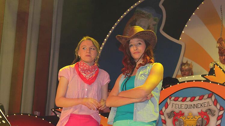 Ramona Haderlein und Anna Jakob gaben sich Beziehungstipps. Fotos: Veronika Schadeck