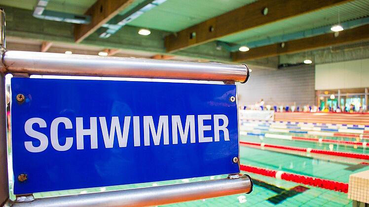 Der Deutsche Schwimmpass besteht aus unterschiedlichen Abzeichen mit steigenden Anforderungen.