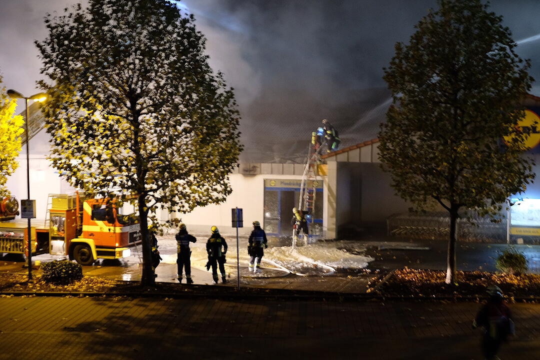 Nürnberg: Lidl brennt
