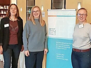 Die beiden Schulleitungen Marco Schleicher (Zweiter v. l.) und Sandra Klas (Dritte v. r.) vertreten die Barmherzige-Br&uuml;der-Behindertenhilfe in den wichtigen Ausbildungsgremien auf Landes- und Bundesebene.