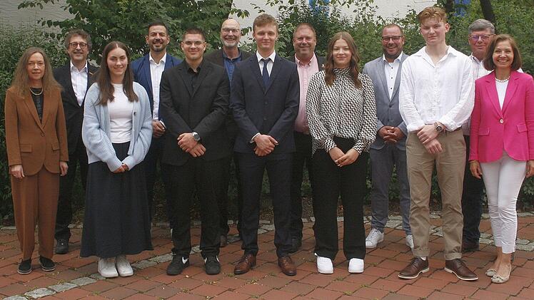 Landkreis Coburg: Die besten Mittelsch&uuml;ler wurden geehrt - "wir alle sind sehr stolz auf Euch"
