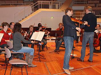 Generalprobe in der Berliner Philharmonie: Am 3. Dezember 2014 spielte das Bayerische Kammerorchester Bad Brückenau bei einem Benefizkonzert in der Hauptstadt. Foto: Ulrike Müller