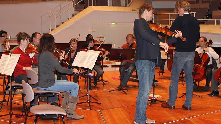 Generalprobe in der Berliner Philharmonie: Am 3. Dezember 2014 spielte das Bayerische Kammerorchester Bad Brückenau bei einem Benefizkonzert in der Hauptstadt. Foto: Ulrike Müller