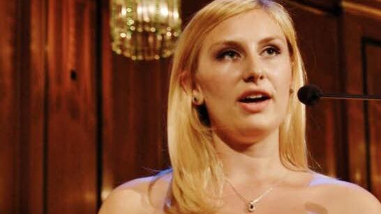 Schülersprecherin Julia Beck zum Abschied: "Wir sind am Ziel, die Lehrer am Ende."  Foto: Sigismund von Dobschütz