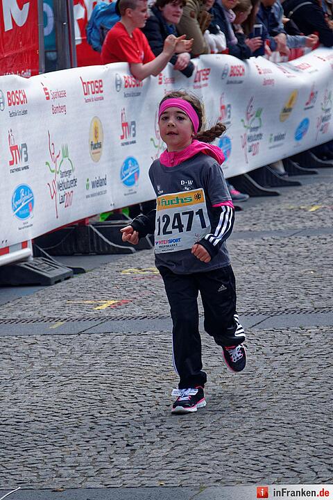Weltkulturerbelauf 2017 in Bamberg: Der Zieleinlauf am Maxplatz