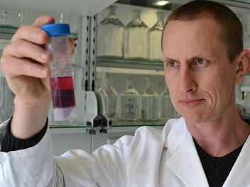 Dr. Magnus Jezussek leitet das Landesinstitut für Rückstände, Kontaminanten und Bedarfsgegenstände. Bis 2025 werden 40 seiner Mitarbeiter im Neumannflügel arbeiten.