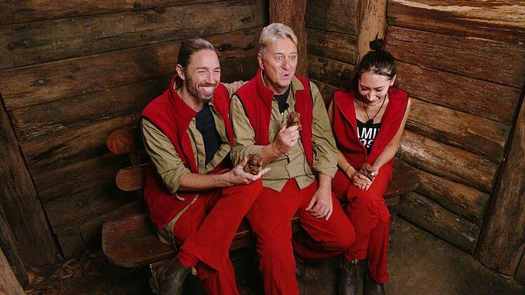 Ein Trio, das die Nerven behielt: Am Schluss landete Hubert auf dem dritten, Samira auf dem undankbaren zweiten Platz. Und Gil konnte grinsen. Er behauptet, dass er im Dschungelcamp die Leichtigkeit zur&uuml;ckgewonnen hat. Doch "drau&szlig;en" wird er sich vielen Fragen stellen m&uuml;ssen.