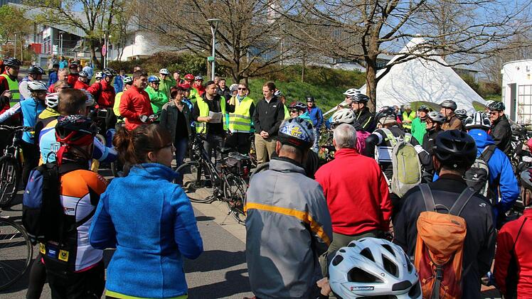 Die Initiative Rodachtal hat mit dem fünften Anradeln offiziell die Radsaison 2017 eingeläutet. Foto: Bettina Knauth