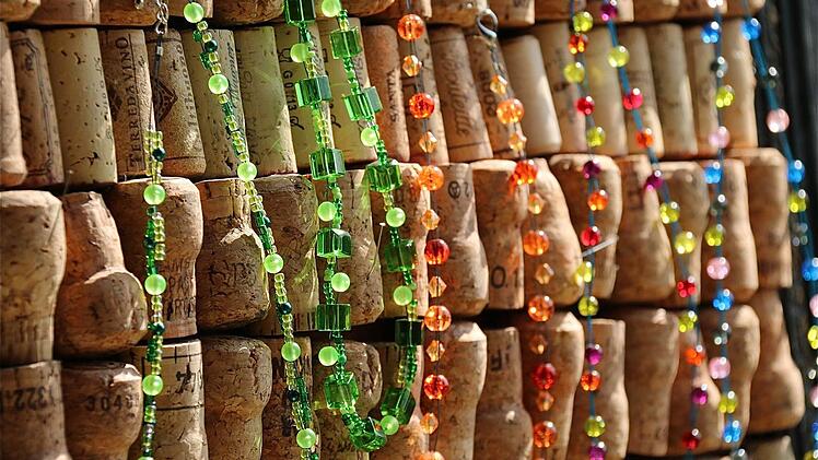 Edler Schmuck auf Korken bei Laura Ernst.