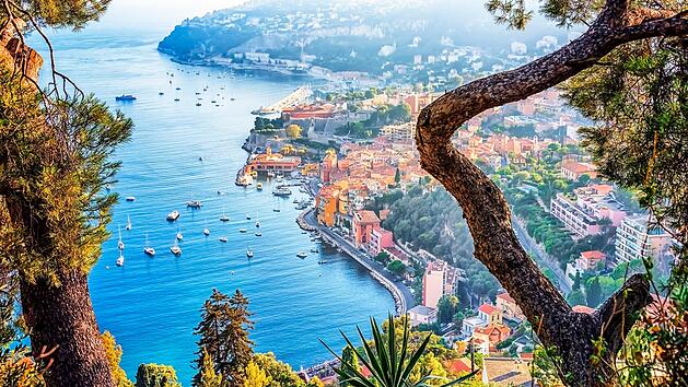 Villefranche sur Mer, Frankreich. K&uuml;stenstadt an der franz&ouml;sischen Riviera (oder C&ocirc;te d'Azur).  Villefranche-sur-Mer, ein Dorf in der N&auml;he von Nizza an der C&ocirc;te d'Azur Villefranche sur Mer, France. Seaside town on the French Riviera (or C&ocirc;te d'Azur).  Villefranche-Sur-Mer village next to Nice on the French Riviera