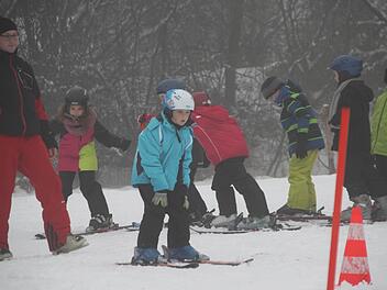 In der Skischule Hottenroth lernen pro Jahr rund 5000 Kinder und Erwachsene das Skifahren. Fotos: Alexander Hartmann
