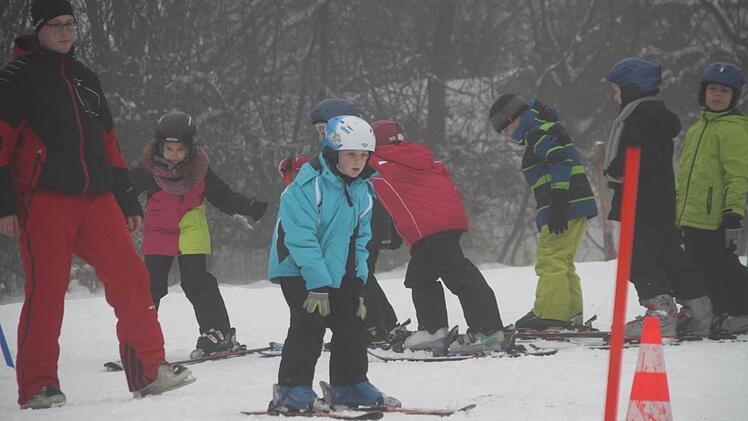 In der Skischule Hottenroth lernen pro Jahr rund 5000 Kinder und Erwachsene das Skifahren. Fotos: Alexander Hartmann