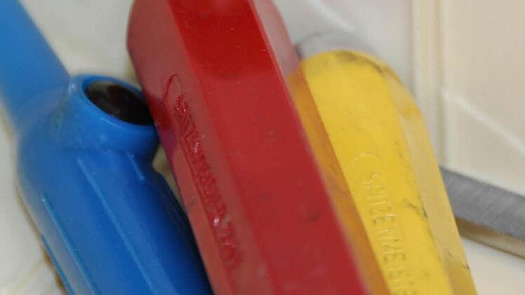 Auch im Spurensicherungskoffer: Stifte zur Markierung des Tatorts. Foto: Ulrike Müller