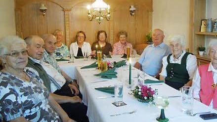 Auch die ehemalige Lehrerin Ehrengard Ganse kam zu dem Klassentreffen des Jahrgangs 1936/37.  Foto: Anneliese Albert