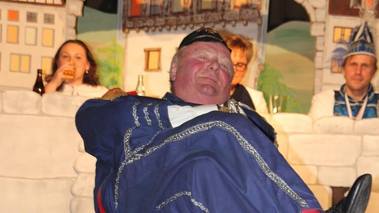 Ist das Einbildung oder Realität? Der Mann mit drei Beinen, Siegfried Motschmann aus Sonneberg Foto: Stephan Stöckel