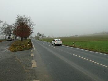 Die Staatsstraße von Igensdorf nach Dachstadt ist eine Rennstrecke. Ein Antrag wird diskutiert, die Geschwindigkeit auf 70 Stundenkilometer zu begrenzen. Foto: Petra Malbrich