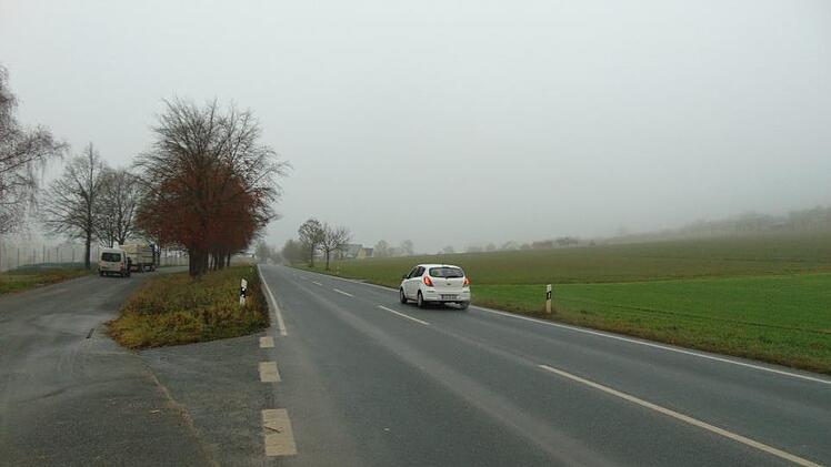 Die Staatsstraße von Igensdorf nach Dachstadt ist eine Rennstrecke. Ein Antrag wird diskutiert, die Geschwindigkeit auf 70 Stundenkilometer zu begrenzen. Foto: Petra Malbrich