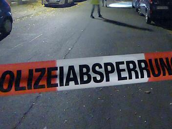 Eine 26-j&auml;hrige Frau wurde auf dem Hamburger Kiez mit lebensgef&auml;hrlichen Verletzungen gefunden. Offenbar wurde sie von ihrem Freund mit einem Messer attackiert. Jetzt hat sich ein Tatverd&auml;chtiger der Polizei gestellt.  Symbolbild: Polizei Hameln-Pyrmont/dpa