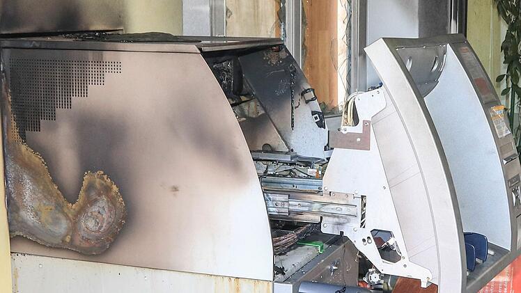 Schwabach: Geldautomat gesprengt - Täter auf der Flucht
