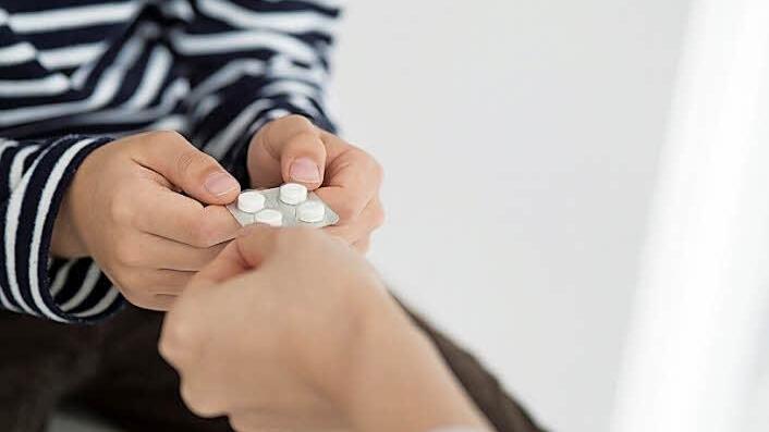 Manche Kinder bekommen Medikamente zur Lösung des Problems. Eine umstrittene Methode.