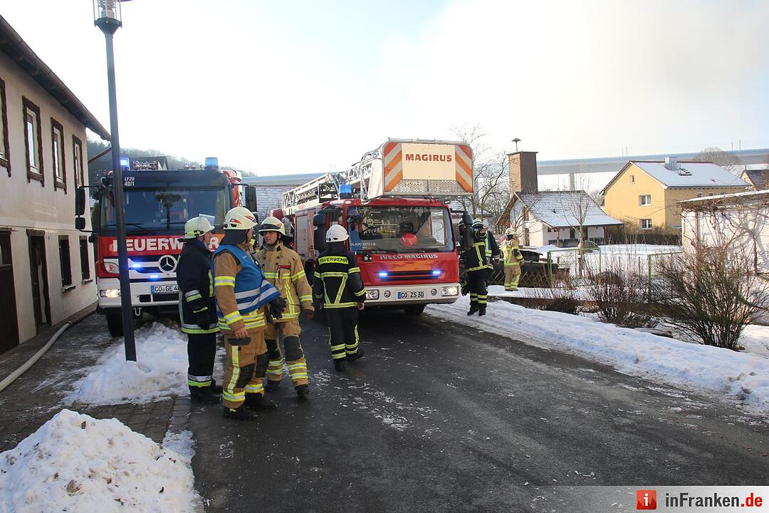 Kreis Coburg: Scheune in Grub am Forst steht in Flammen