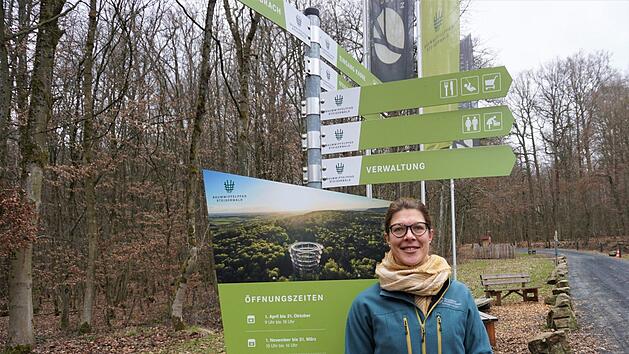 Seit gut einem Jahr ist sie die Chefin  am Baumwipfelpfad: Barbara Ernwein, hier im Eingangsbereich.Foto: Baumwipfelpfad Ebrach