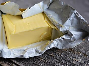 Butter-Verpackung: Richtig entsorgt wird das Material in der gelben Tonne oder im gelben Sack.