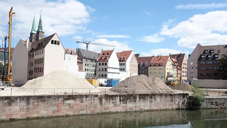 Hier lässt Gerd Schmelzer bis 2019 nach Plänen von Volker Staab den Augustinerhof bauen.