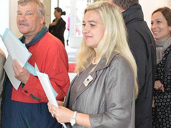 Sonntag, 14 Uhr. Melanie Huml geht im Stadtarchiv in der Sandstraße zur Wahl. Foto: Ronald Rinklef