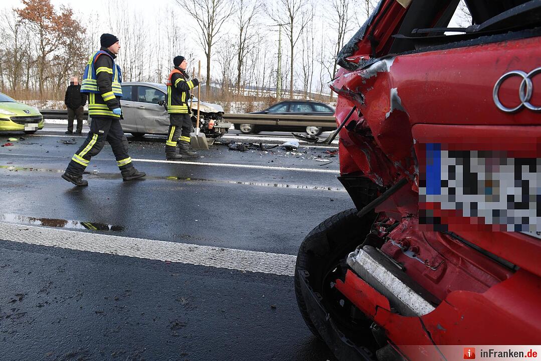 Unfallserie auf A73 bei Buttenheim