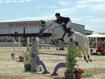 Auf erstklassige Bedingungen und eine tolle Kulisse freuen sich die mitunter hochdekorierten Reiter in Detter. Foto: Sebastian Schmitt