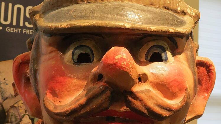 Leihgaben aus dem Fastnachtmuseum Kitzingen.