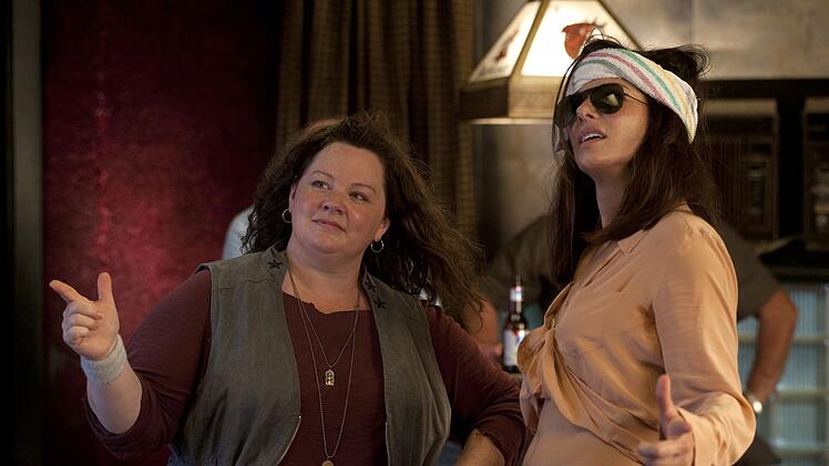 So sehen "Taffe M&auml;dels" aus: Mullins (Melissa McCarthy, links) und Ashburn (Sandra Bullock) haben es faustdick hinter den Ohren.