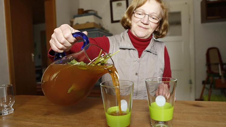 Lecker: Kräuterlimonade selbst gemacht Foto: Matthias Hoch