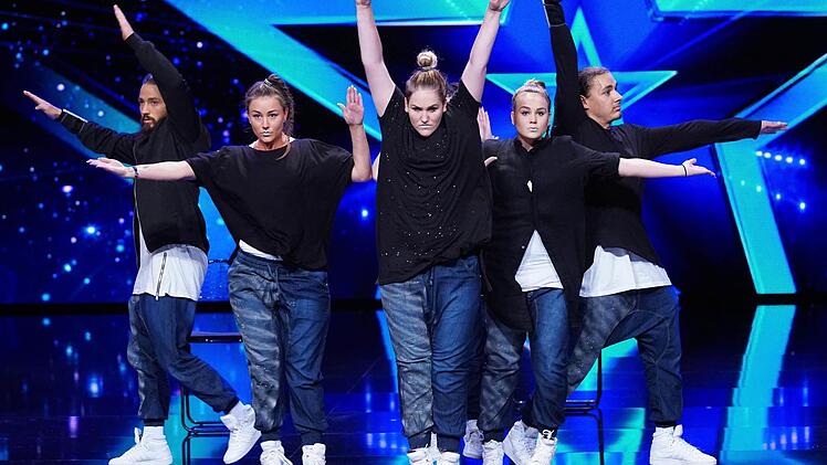 Mit viel Lob für die Idee und die tänzerische Leistung geht es für "Time2Change" in die nächste Runde der Casting-Show "Das Supertalent". Foto: RTL / Stefan Gregorowius