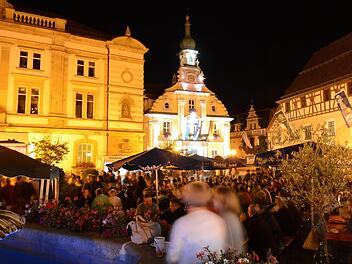 Die schöne Atmosphäre und ein vielfältiges Angebot zeichnen die Italienische Nacht aus. Foto: TUV Kulmbach