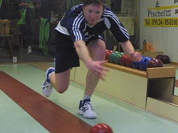 Die  Traumgrenze ist gefallen: Mit 1008 Keilen erzielte Christopher Langer aus der Bayernliga-Mannschaft von Gut Holz Zeil  eine neue persönliche Bestleistung.