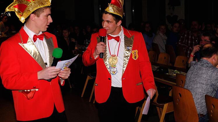 Marcel und Philipp Kaiser moderierten als Sitzungspräsidenten durch das Programm. Foto Gerd Schaar