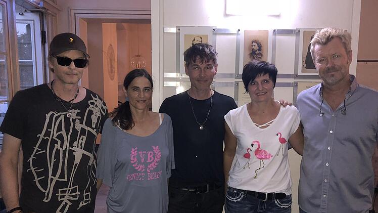 So nah wie Yvonne Steiner-Watzek (Zweite von links) und Gudrun Carl (Zweite von rechts) kam Pål, Morten und Magne (von links) an diesem Abend niemand.privat