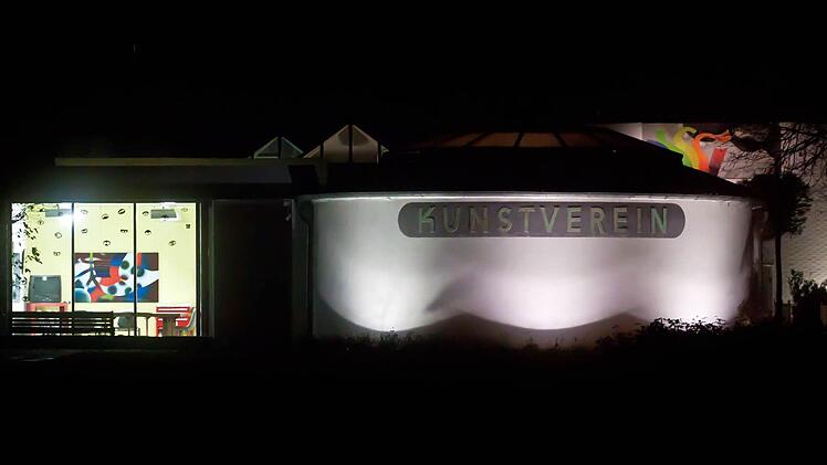 Ausstellungspavillon des Kunstvereins Coburg bei NachtFoto: Jochen Berger
