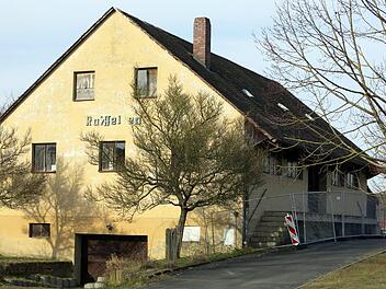 Das Raiffeisengebäude in Poxdorf in seinem derzeitigen Zustand Foto: Dagmar Niemann