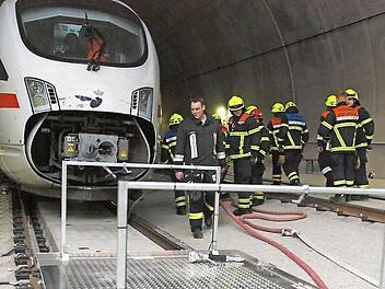 Tunnelbasiseinheiten sind in Bayern und Thüringen für die Rettung aus den ICE-Tunnel gebildet worden. Diese verfügen über eine spezielle Ausrüstung und bestehen aus mehreren Fahrzeugen. Im Notfall sind je zwei solcher Einheiten für jedes Tunnelportal und jeden Notausgang eines ICE-Tunnels vorgesehen.