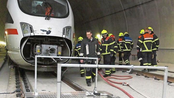 Tunnelbasiseinheiten sind in Bayern und Thüringen für die Rettung aus den ICE-Tunnel gebildet worden. Diese verfügen über eine spezielle Ausrüstung und bestehen aus mehreren Fahrzeugen. Im Notfall sind je zwei solcher Einheiten für jedes Tunnelportal und jeden Notausgang eines ICE-Tunnels vorgesehen.
