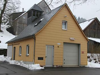 Aufgrund dessen, dass die Feuerwehr Langenau ein neues Fahrzeug erhält, müssen nun bauliche Veränderungen am Feuerwehrhaus vorgenommen werden.Veronika Schadeck