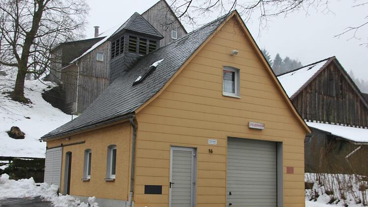 Aufgrund dessen, dass die Feuerwehr Langenau ein neues Fahrzeug erhält, müssen nun bauliche Veränderungen am Feuerwehrhaus vorgenommen werden.Veronika Schadeck
