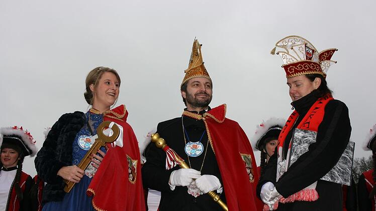 Das Prinzenpaar mit KanzlerinMaria L&ouml;ffler