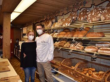 Katja und Andreas Böhm am Tag der Neueröffnung in Neunkirchen am Brand Foto: Petra Malbrich
