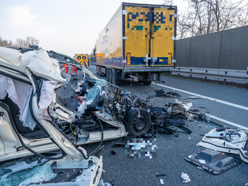 Auf der A73 zwischen den Anschlussstellen Forchheim-Nord und -S&uuml;d kam es am Montagnachmittag (09.03.2026) zu einem t&ouml;dlichen Verkehrsunfall.
