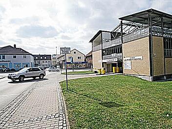 Nicht immer muss ein Ticket bezahlt werden, um die Schranke hochschnellen zu lassen: Für das "Parkdeck Turnerheim" sind bislang etwa 100 Dauerparkberechtigungen ausgestellt worden.  Foto: Marian Hamacher