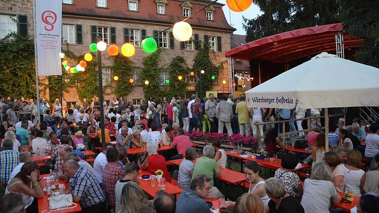 Großer Andrang herrschte beim Auftritt der "Jets".  Fotos: Peter Rauch